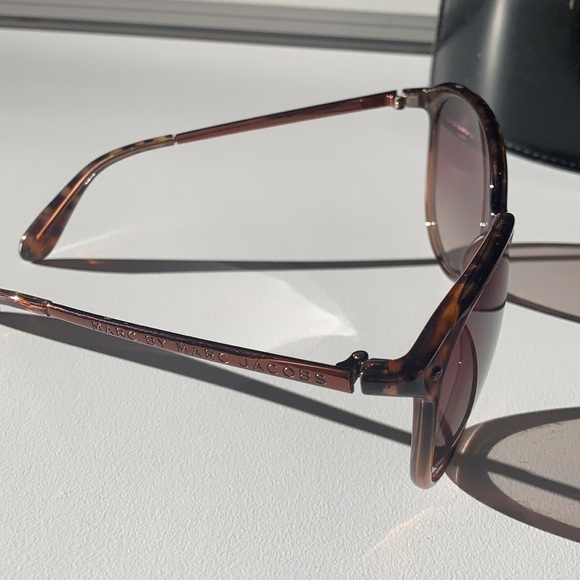 Marc Jacob’s MMJ 174/S 59 14 sunglasses with case main image 12